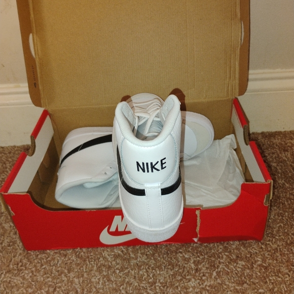 Boys Nike Kids' Grade School Blazer Mid '77 Shoes Size 5.5 Youth - Picture 7 of 10